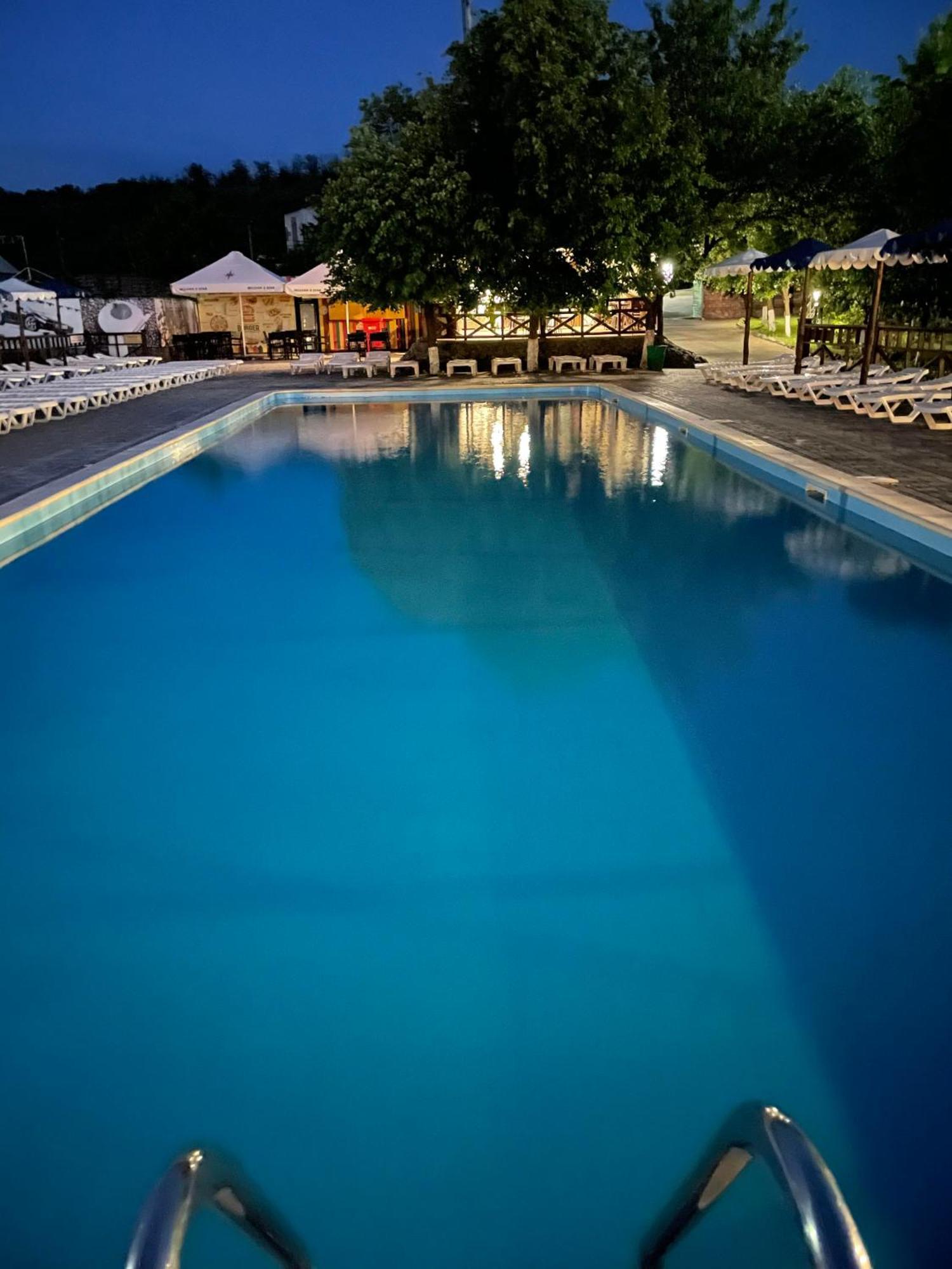 Mayak Resort Kam'yani Potoky Eksteriør bilde