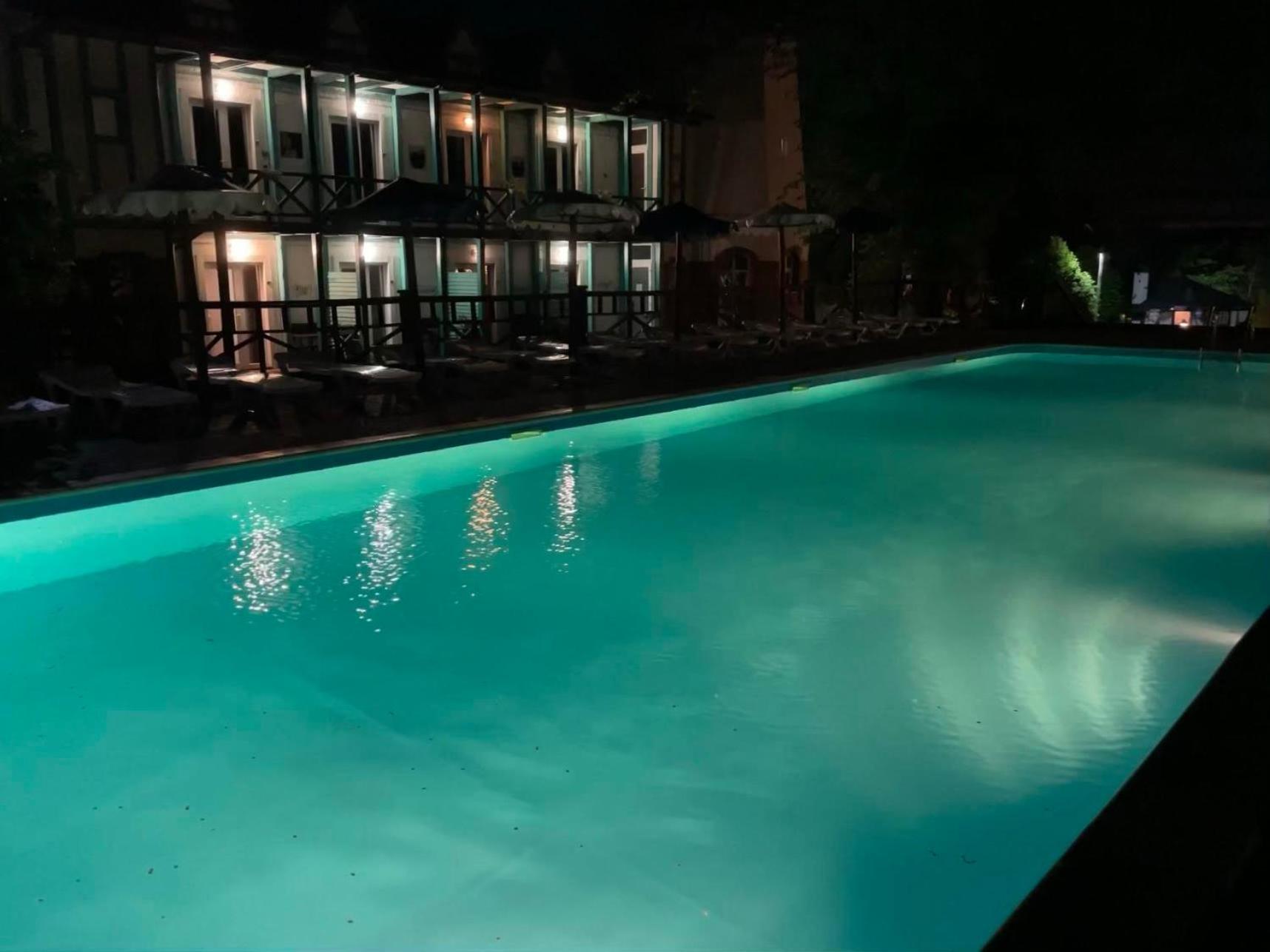 Mayak Resort Kam'yani Potoky Eksteriør bilde